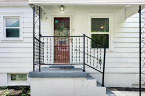 Spacious 4BR Home with Cozy Vibes in Louisville